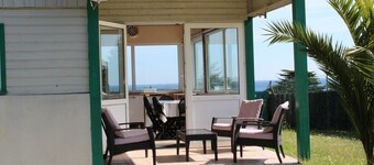 A Erquy, à 200m de la Plage et de L'îlot Saint Michel,chalet vue mer