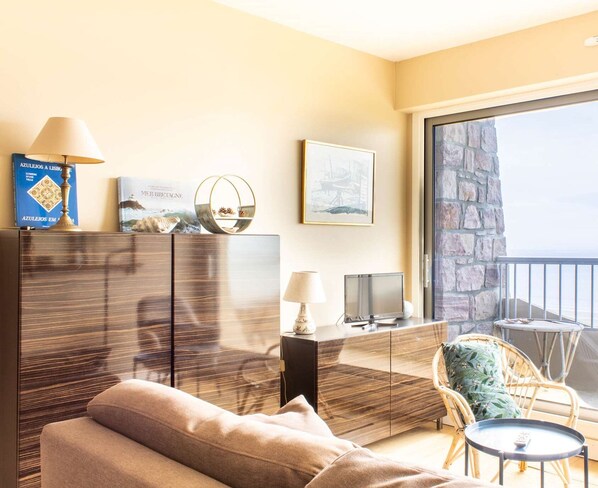 TV - Sea-view apartment in Erquy 50 m from the beach | 4 guests | Ref 411 (ERQUY)
