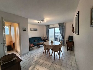 TV - 511 - Sea view apartment near the center (ERQUY)