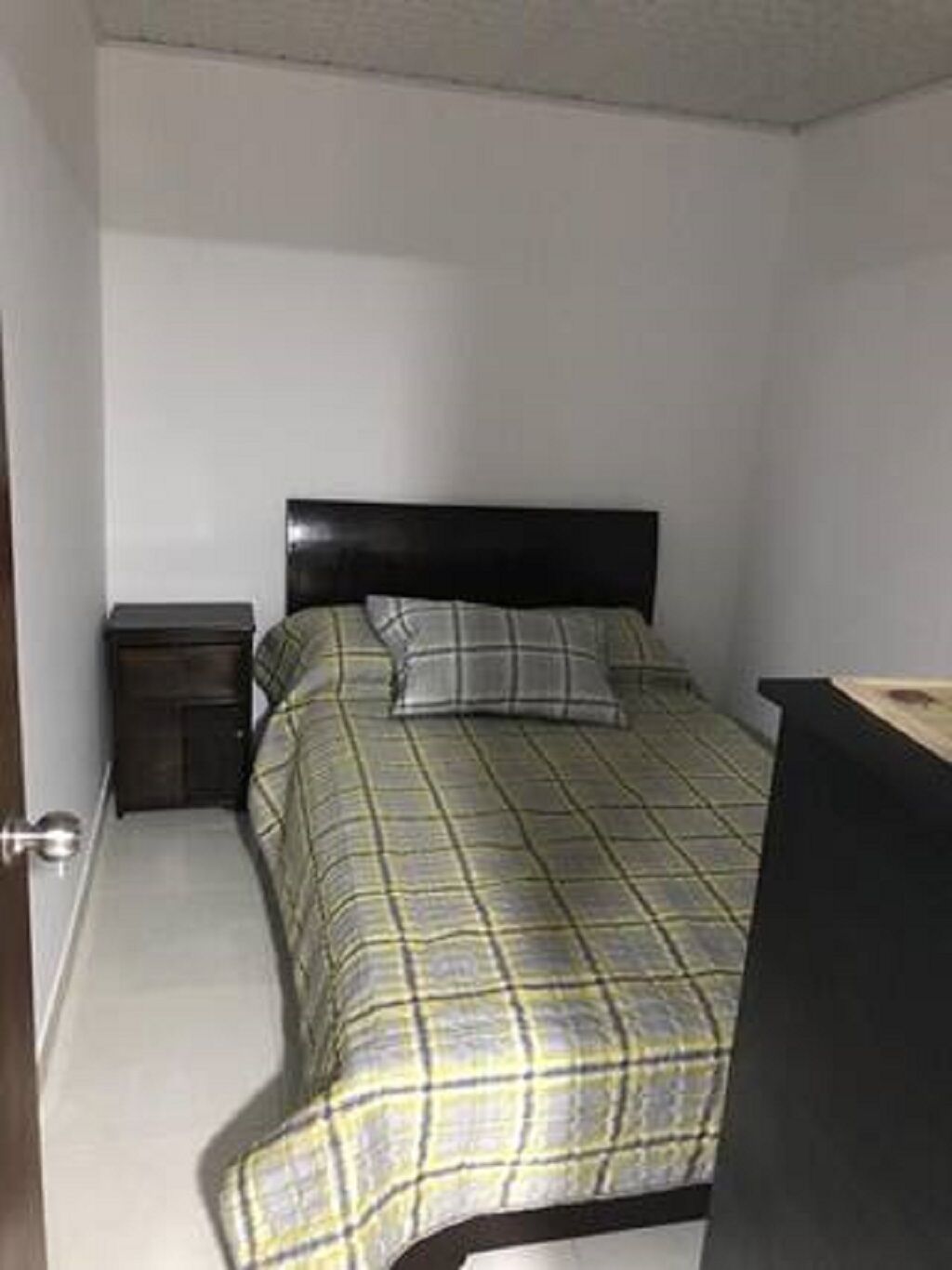 Beautiful apartment 20 min from airport 102