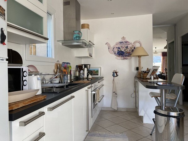 Fridge, microwave, oven, dishwasher - 487 - 3-room house 50 meters from the beach (CAROUAL)