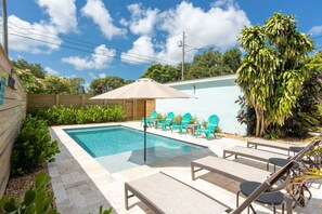 حمّام سباحة خارجي، حمّام سباحة مُدفَّأ