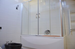 Duschwanne, Whirlpool, Bidet