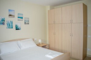 2 bedrooms, WiFi, bed sheets