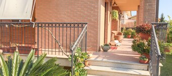 Independent villa on three levels