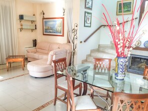 Interior - Independent villa on three levels (Pineto)