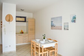 Dining - G.Bay C13 - First floor apartment with balcony overlooking the sea and swimming (Foggetta)