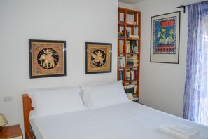 1 bedroom, bed sheets