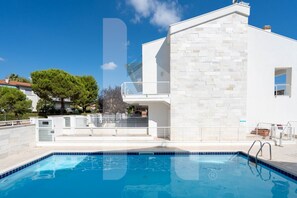 Imagen sin descripción, 3 de 32, botón