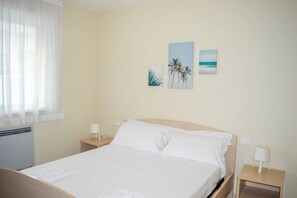 2 bedrooms, WiFi, bed sheets