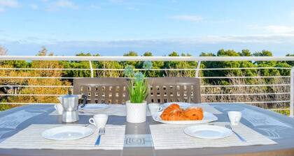The recently-built Résidence Cerrano Park consists of two buildings with 12 three-room apartments, and offers guests the unique opportunity to have breakfast while enjoying a breathtaking view of the m