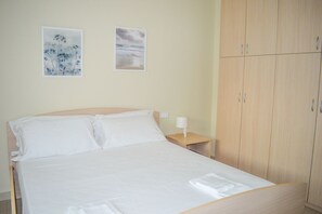 2 bedrooms, WiFi, bed sheets