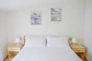 2 عدّة غرف نوم وواي فاي وملاءات أسرّة