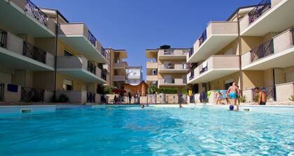 G.Bay C27 - Second floor apartment with balcony and hill view
