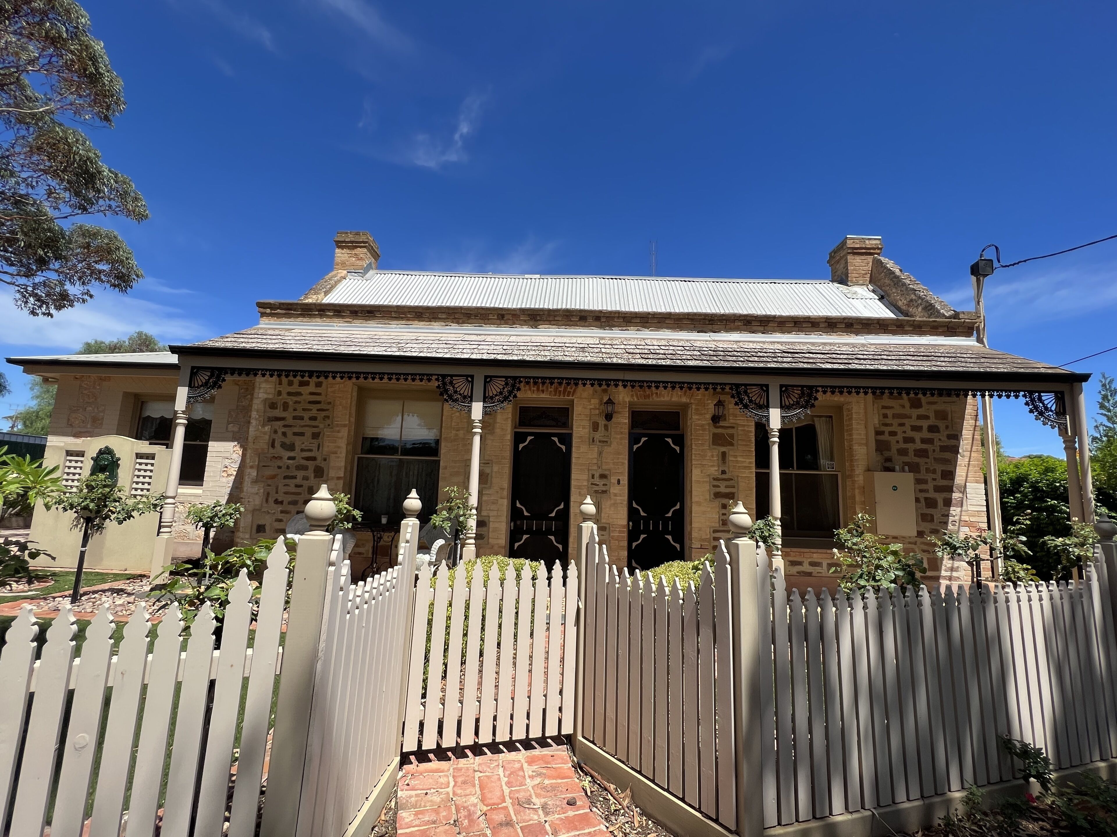 1876 Stonemasons - A step back in time Couples Cottage in Moonta Bay
