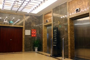 Interior - Mao'nan Minzu Hotel (Huanjiang)