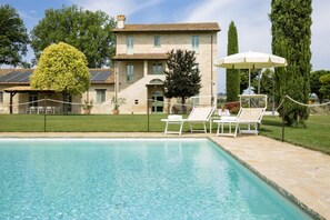 Outdoor pool, pool loungers