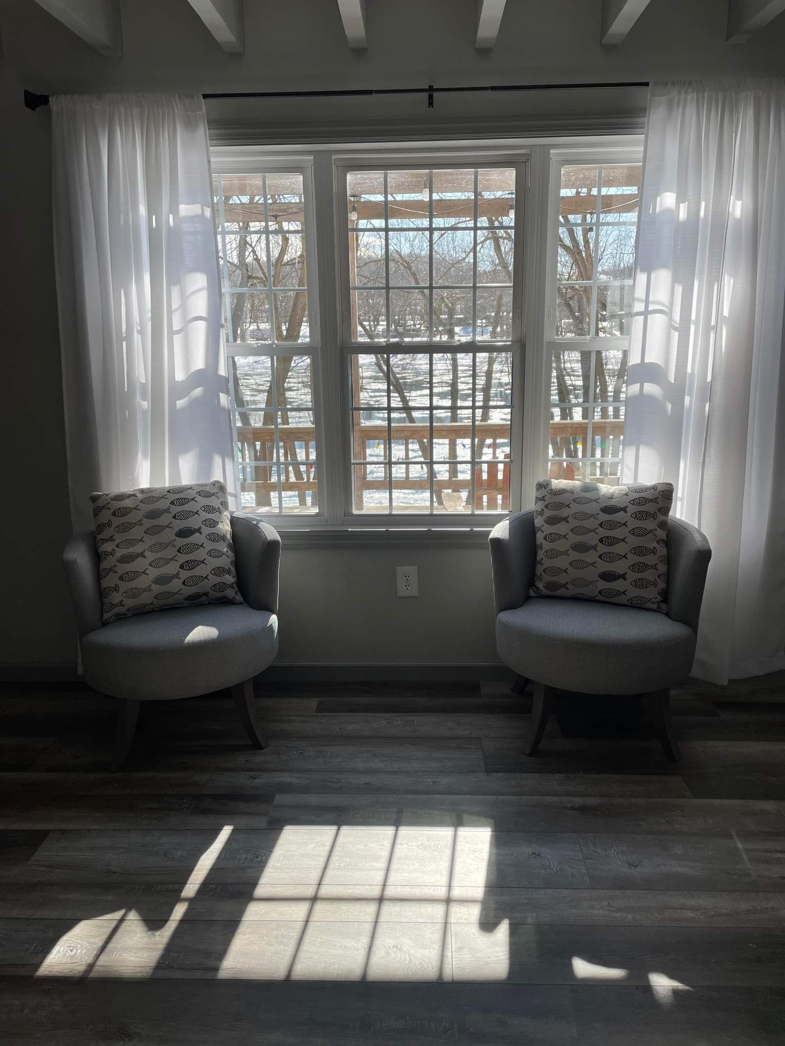 Riverfront Getaway *New screened-in porch and deck!*