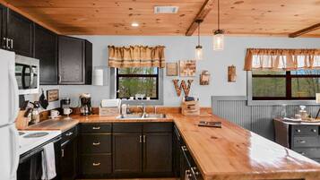 KĂŒhlschrank, Mikrowelle, Ofen, Herdplatte