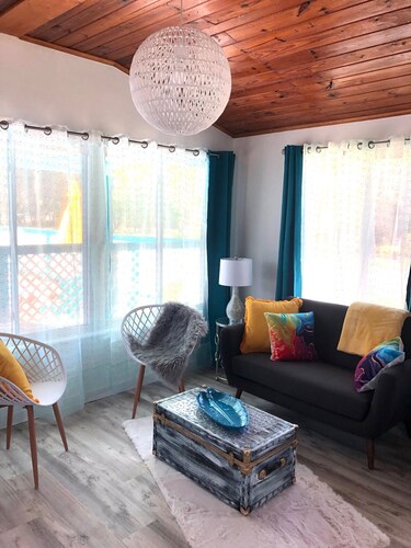 Cozy & stylish cottage w/pool, St. Augustine