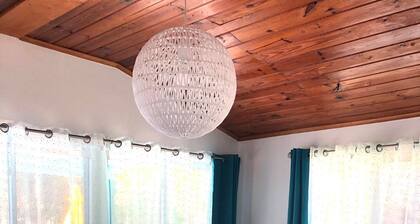 Cozy & stylish cottage w/pool, St. Augustine