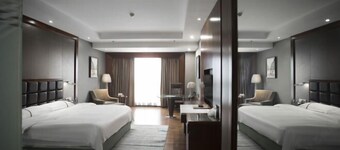 Holiday Inn Ginza (Fuling Commercial Pedestrian Street)