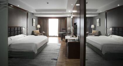 Holiday Inn Ginza (Fuling Commercial Pedestrian Street)