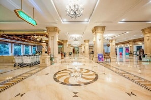 Lobby - the First World Hotel (Songcheng Hangzhou Paradise Tourist Area) (Hangzhou)