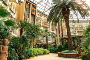 Interior - the First World Hotel (Songcheng Hangzhou Paradise Tourist Area) (Hangzhou)