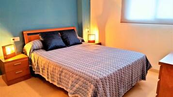 2 bedrooms, iron/ironing board