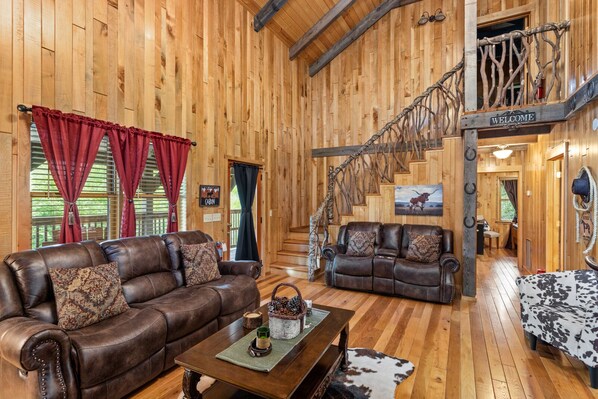 تلفزيون ذكي، ألعاب فيديو، كُتُب