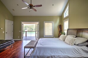 3 bedrooms, desk, iron/ironing board, free WiFi