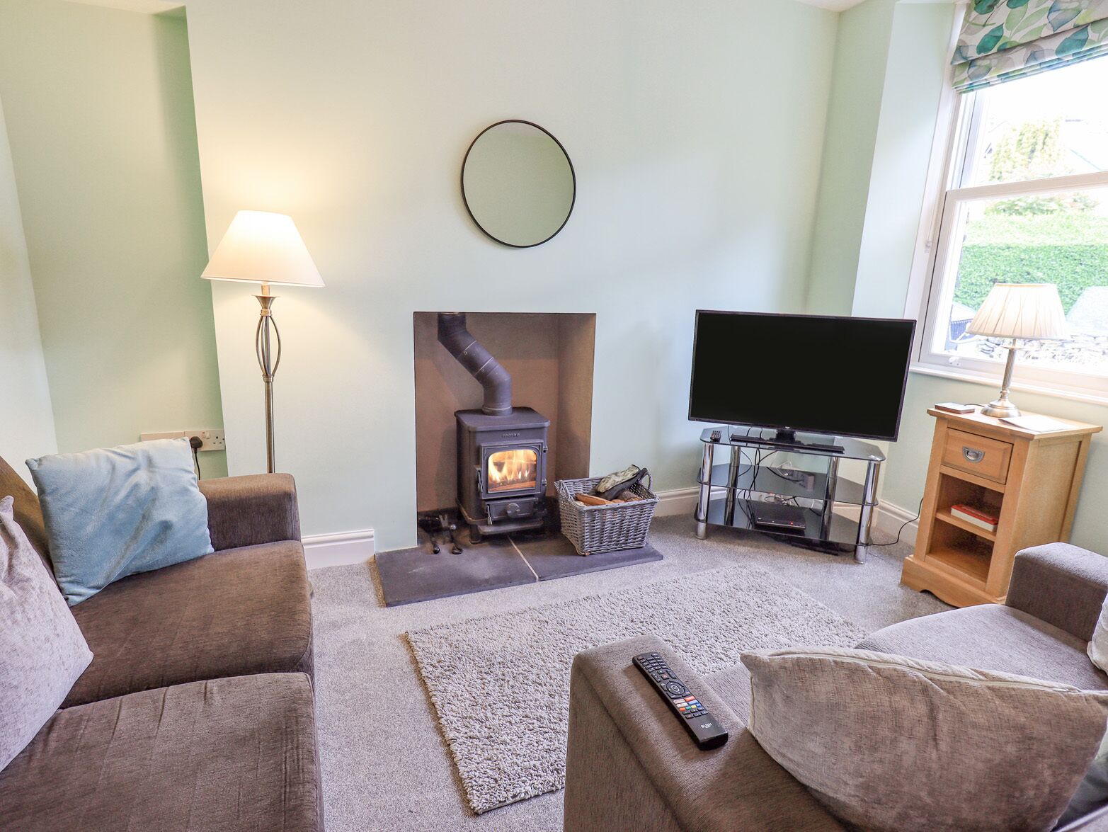 WOOLLY END COTTAGE, family friendly, with open fire in Ambleside