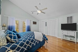 3 habitaciones, tabla de planchar con plancha, wifi y ropa de cama 