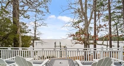 Port Peninsula Waterfront Paradise - Waterfront with Dock & Boat Lift