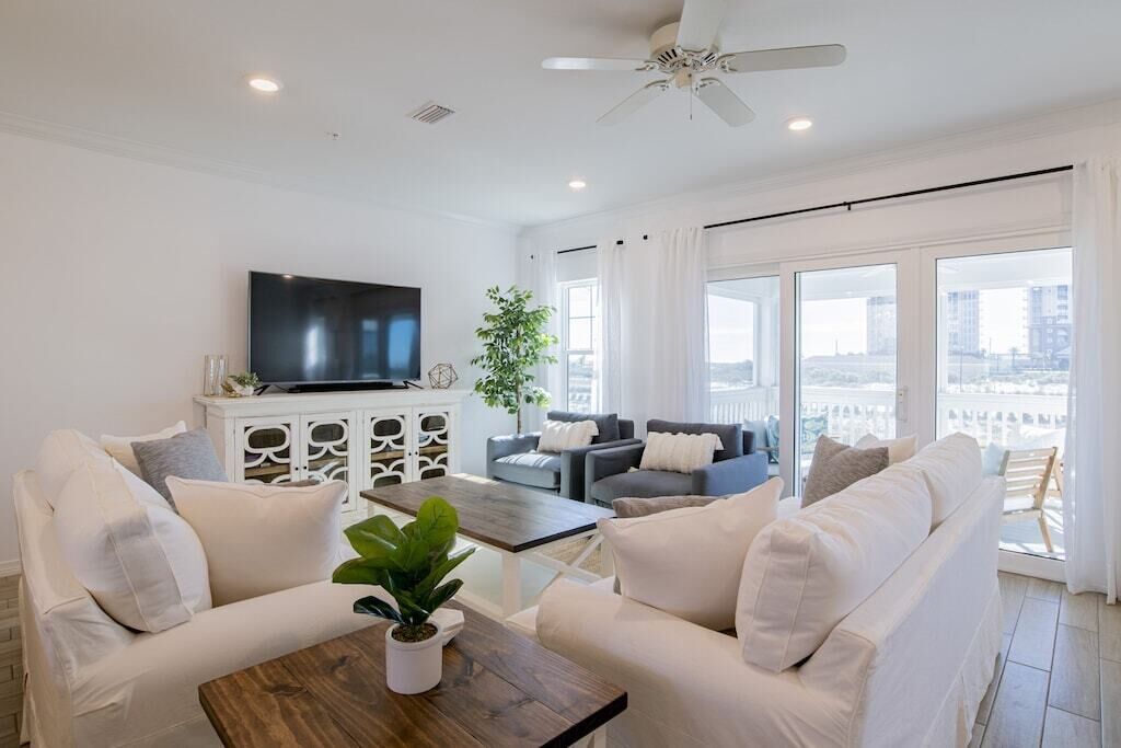 Happy Hours~pet friendly~Perdido Key townhome~pool