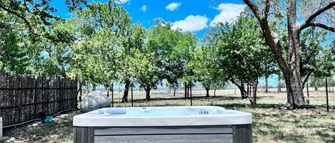 Tina de hidromasaje al aire libre