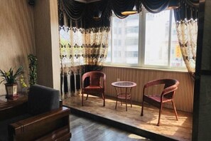 Lobby lounge - Huating Hotel (Jiangdu District Shaobo Ancient Town) (Yangzhou)