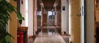 Huating Hotel (Jiangdu District Shaobo Ancient Town)