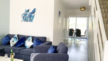 Smart TV, Netflix, streaming services