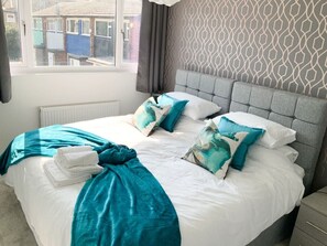 2 Schlafzimmer, Schreibtisch, Bügeleisen/Bügelbrett, kostenloses WLAN
