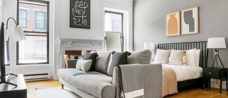 Iron/ironing board, WiFi, bed sheets