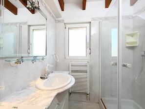 Hair dryer, towels - Vacation home Leon by Interhome (La Nucia)