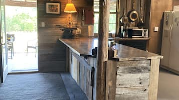 冰箱、微波炉、烤箱、炉灶