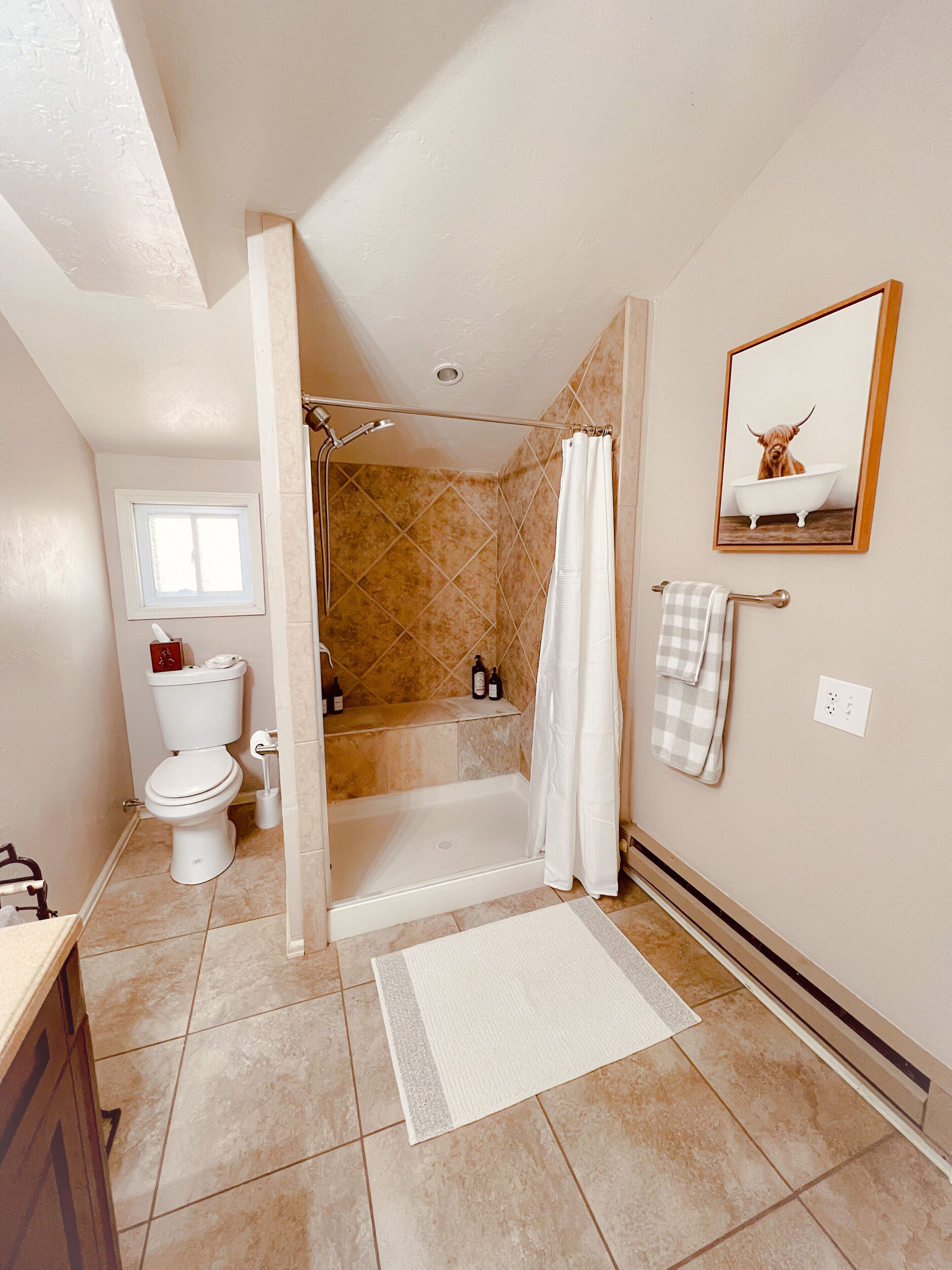 Cozy Mountain Getaway with Stunning Views!