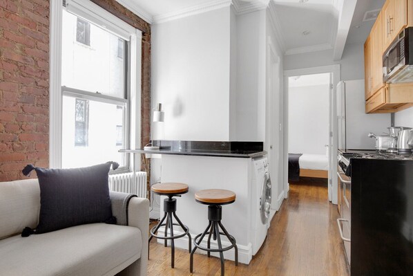 Interior - Bright East Village 1BR w/ in-unit W/D, close to Park, by Blueground (Downtown)