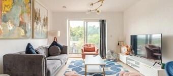 Stunning Modern Apartment in Rochester, England
