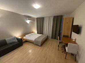 Ferros/tábuas de passar roupa, Wi-Fi, roupa de cama