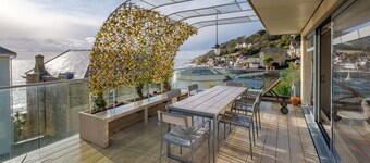 The Beach House - a house that sleeps 6 guests in 3 bedrooms