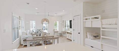 2 sovrum, strykjärn/strykbräda, gratis wi-fi och sängkläder